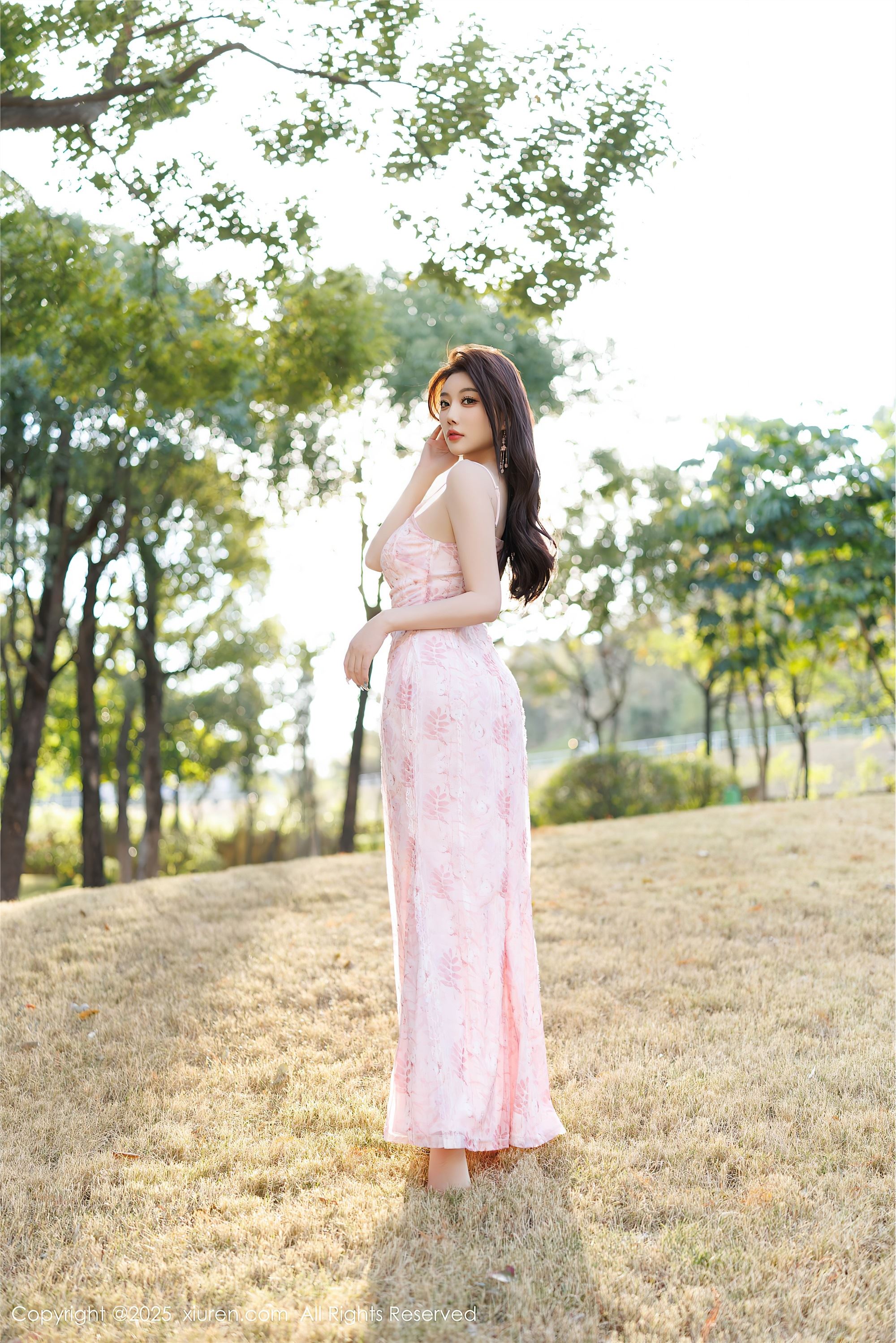 Xiuren秀人网 2025.02.14 NO.9886 杨晨晨Yome